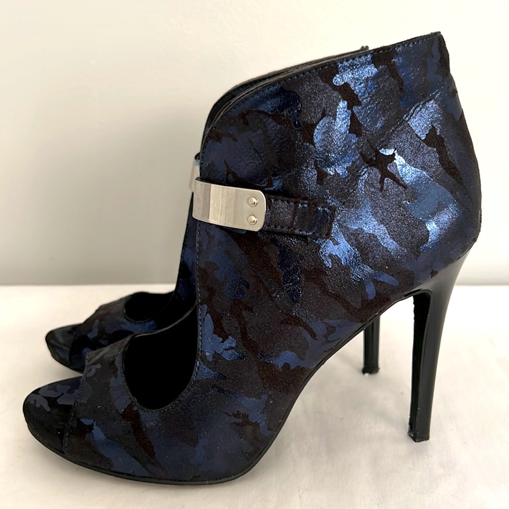 Y2K Fergie Metallic CAMO Blue Silver Stiletto Pump Peep Toe Heel Womens 8 8.5